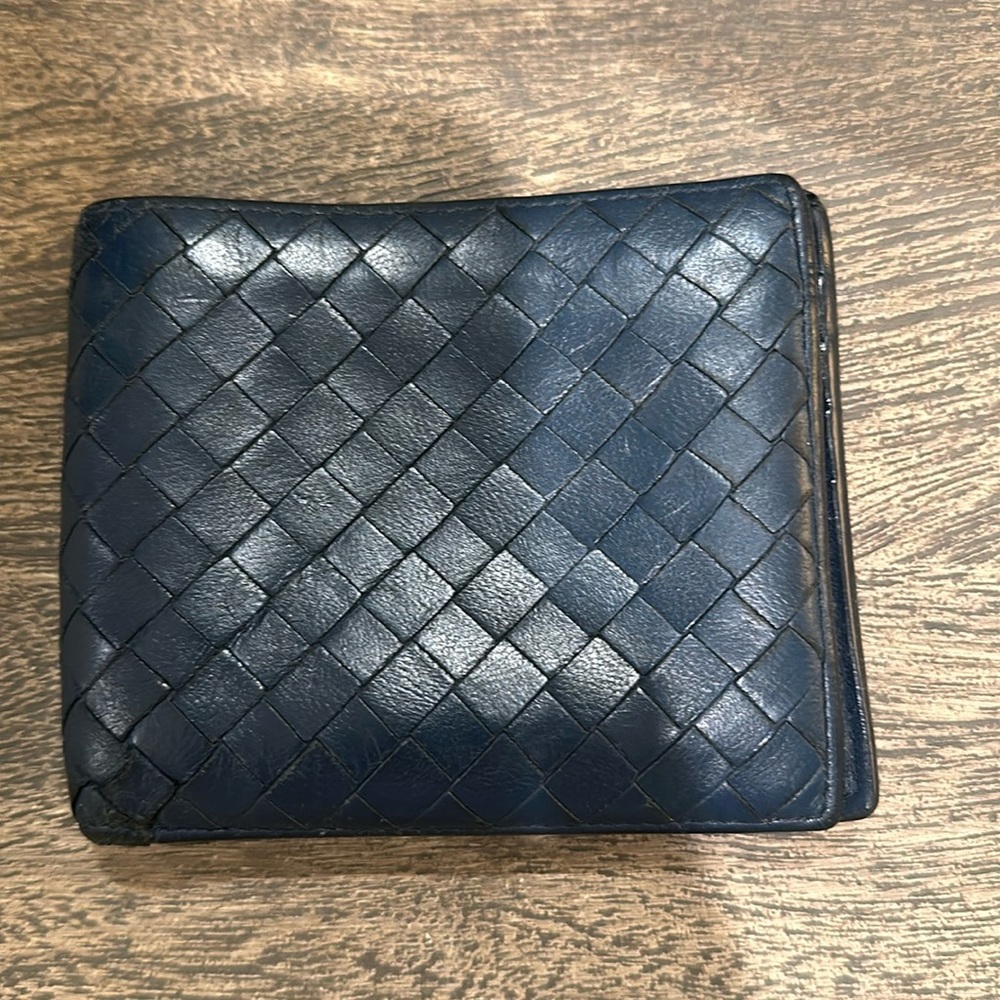 BOTTEGA VENETA Intrecciato Weave Leather Compact Wallet